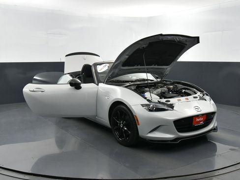 Used 2019 MAZDA MX-5 Miata Club image 40