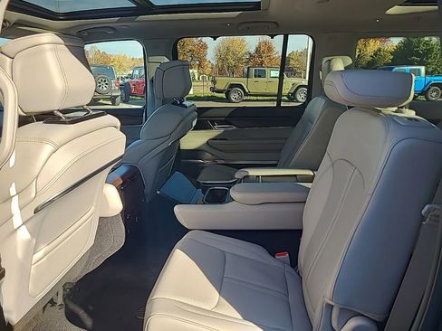 Used 2024 Jeep Grand Wagoneer L 4WD image 25