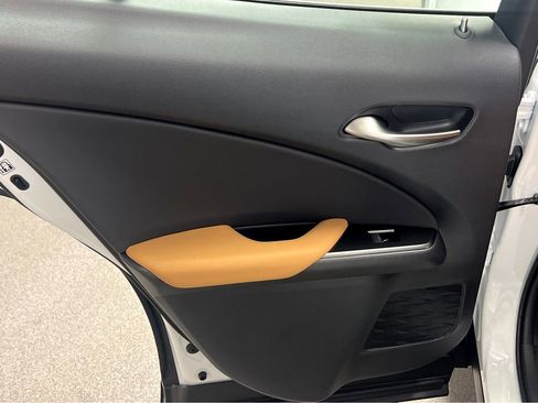 New 2026 Lexus UX 300h AWD image 18