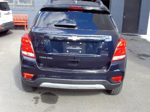 Used 2021 Chevrolet Trax LT w/ LT Convenience Package AWD/4WD image 9