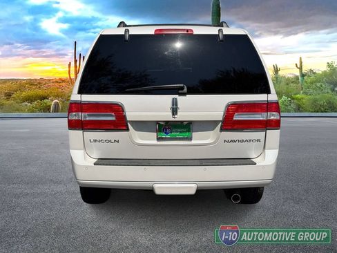 Used 2011 Lincoln Navigator 4WD image 7