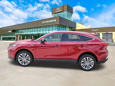 Used 2021 Toyota Venza XLE w/ Softex Package AWD/4WD image 9