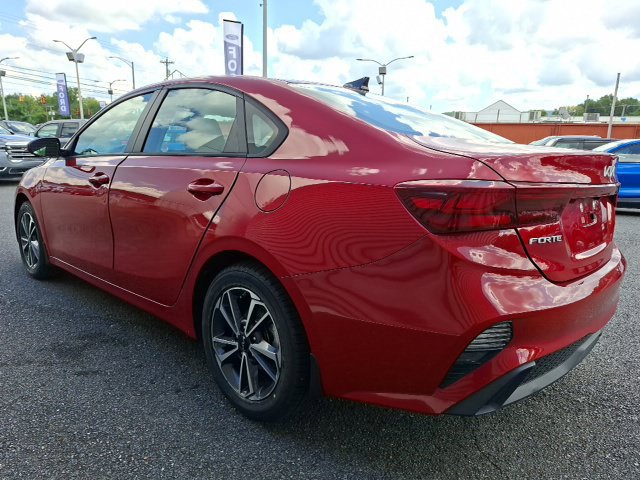 Used 2023 Kia Forte LXS FWD image 5
