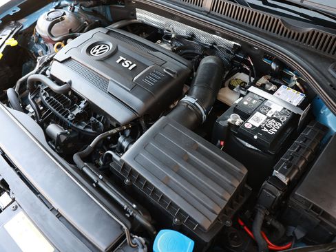 Used 2025 Volkswagen Jetta GLI Autobahn image 56