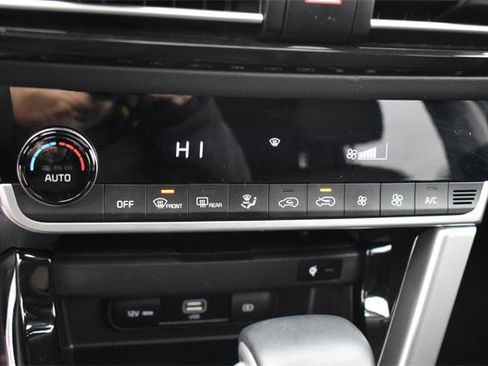 Certified 2023 Kia Seltos SX w/ SX Sunroof Package image 33