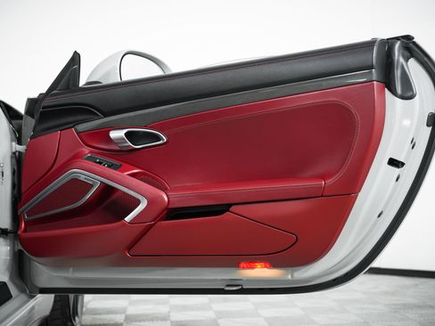 Used 2018 Porsche 911 Targa 4 GTS image 72