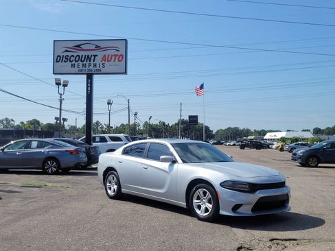 Used 2020 Dodge Charger SXT w/ Leather Interior Group RWD image 13