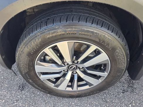 Used 2024 Nissan Pathfinder SL FWD image 18