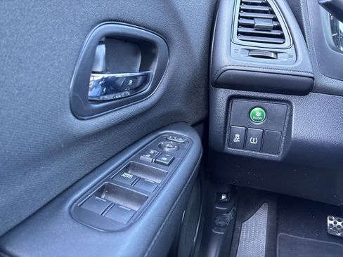 Certified 2022 Honda HR-V Sport image 38