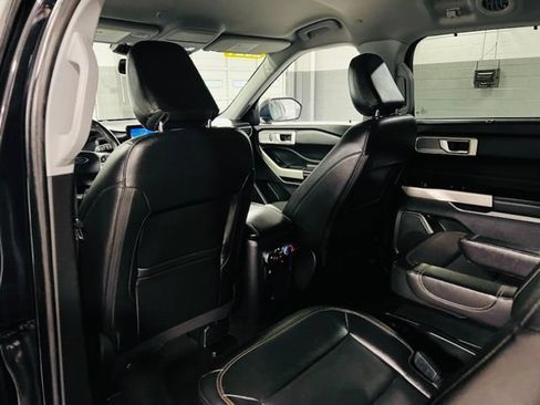 Used 2021 Ford Explorer Limited w/ Hybrid Equipment Group 310A AWD/4WD image 27