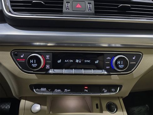 Certified 2025 Audi Q5 2.0T Premium w/ Convenience Plus Package image 23