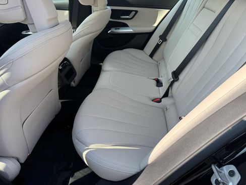 Used 2026 Mercedes-Benz E 350 4MATIC Sedan image 11