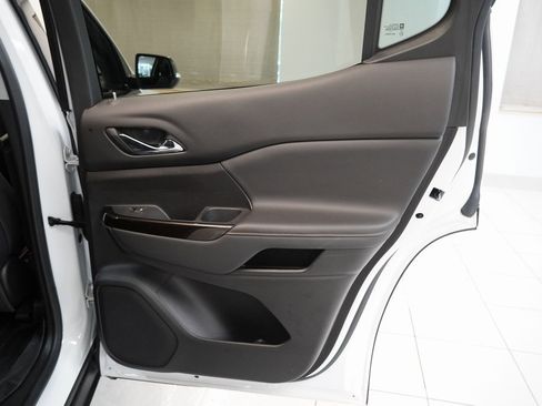 Certified 2023 GMC Acadia AT4 w/ Technology Package image 29