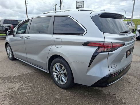 Used 2021 Toyota Sienna Limited AWD/4WD image 22