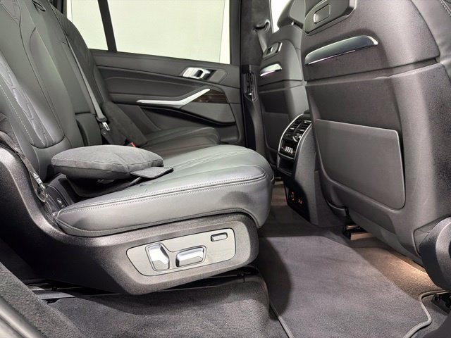 Used 2024 BMW X7 xDrive40i w/ Executive Package AWD/4WD image 25