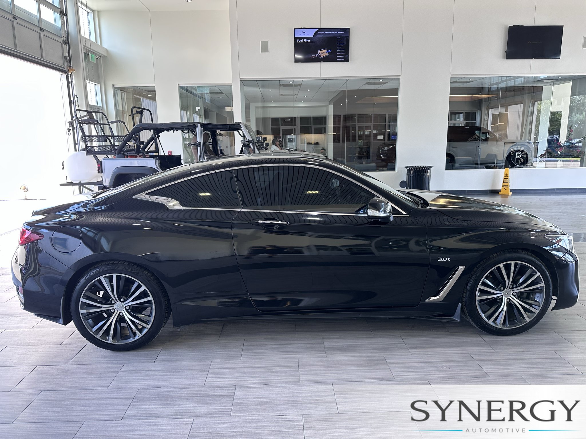 Used 2018 INFINITI Q60 3.0t Luxe RWD image 27