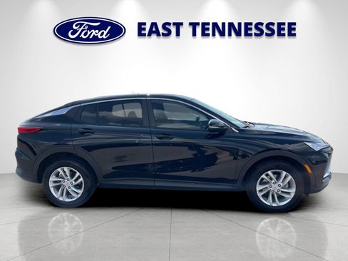 Used 2024 Buick Envista Preferred w/ Advanced Safety Package FWD image 2