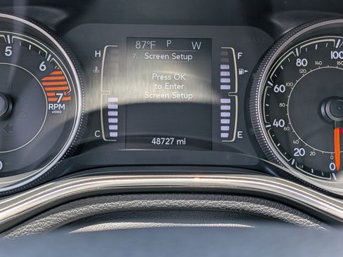 Used 2019 Jeep Cherokee Latitude Plus AWD/4WD image 29