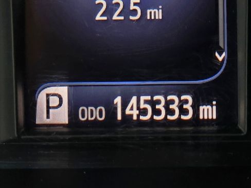 Used 2015 Toyota Camry SE image 36