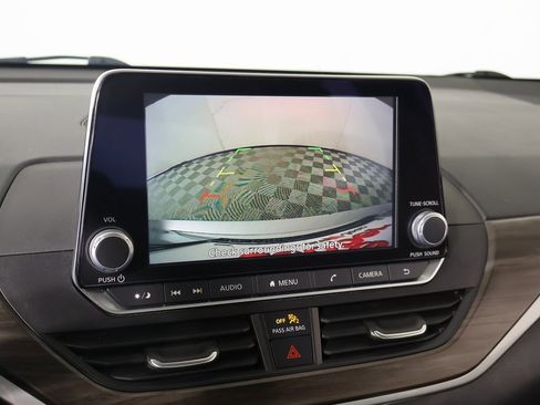 Used 2024 Nissan Altima 2.5 SV image 6