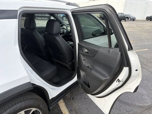 New 2026 Chevrolet Equinox LT w/ Convenience Package II image 25