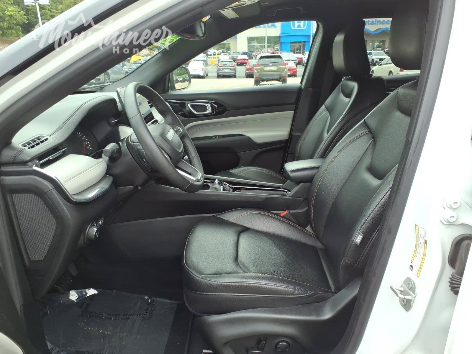 Used 2024 Jeep Compass Limited AWD/4WD image 10