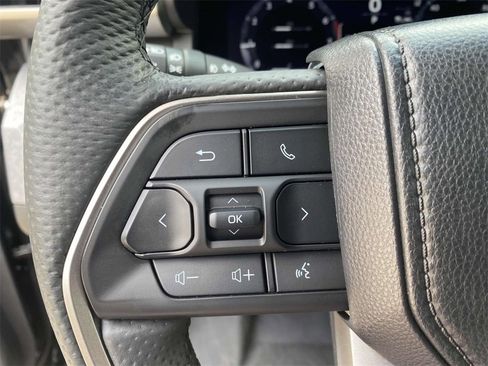 Used 2025 Toyota Tacoma Trailhunter image 32