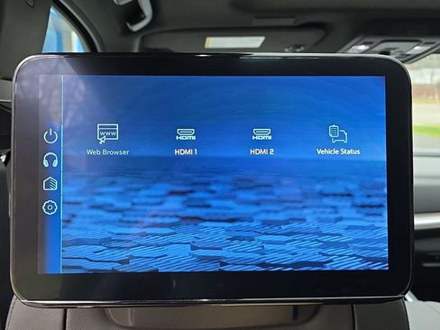 New 2025 Chevrolet Suburban Premier image 25