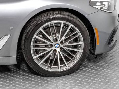 Used 2018 BMW 530e RWD image 34