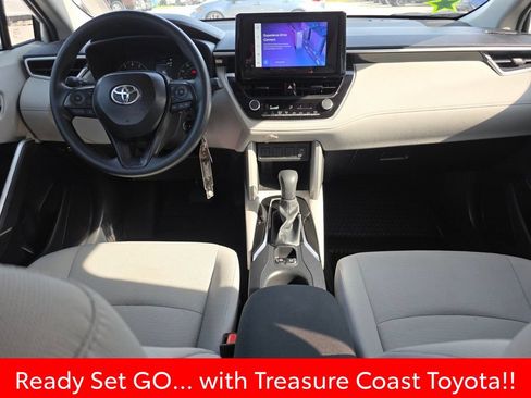 Certified 2025 Toyota Corolla Cross L FWD image 6