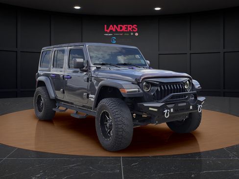Used 2018 Jeep Wrangler Unlimited Sport S AWD/4WD image 5