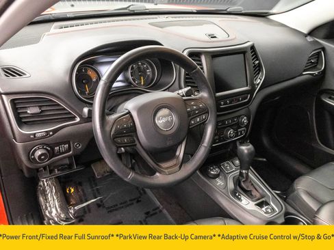 Used 2019 Jeep Cherokee Trailhawk image 5