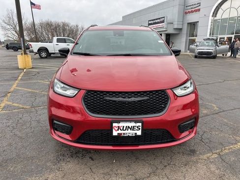 New 2026 Chrysler Pacifica Limited image 20