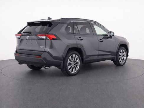Used 2025 Toyota RAV4 XLE AWD/4WD image 4