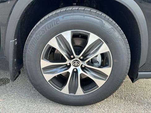 New 2026 Toyota Highlander XLE AWD/4WD image 12