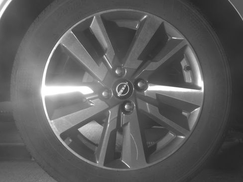 Used 2025 Nissan Versa SV FWD image 15