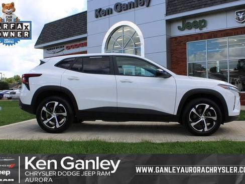Used 2025 Chevrolet Trax RS w/ Driver Confidence Package FWD image 1