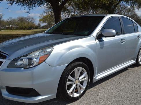 Used 2014 Subaru Legacy 2.5i Premium image 4