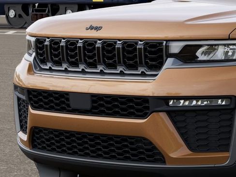 New 2026 Jeep Grand Cherokee Limited AWD/4WD image 7
