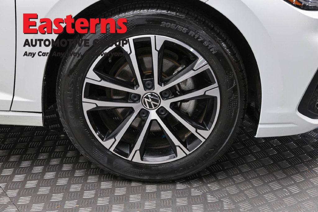 Used 2025 Volkswagen Jetta Sport FWD image 31