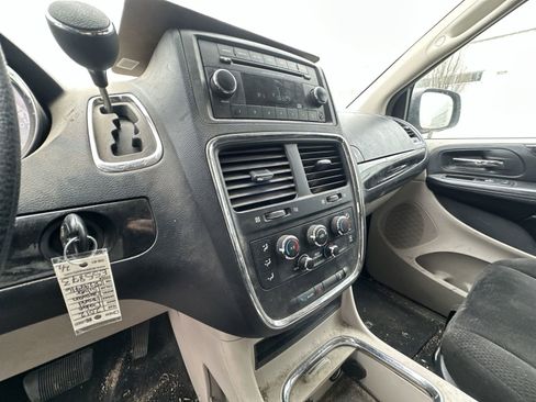 Used 2012 Dodge Grand Caravan SXT image 13
