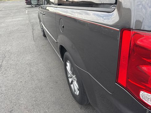 Used 2014 Dodge Grand Caravan SE FWD image 24