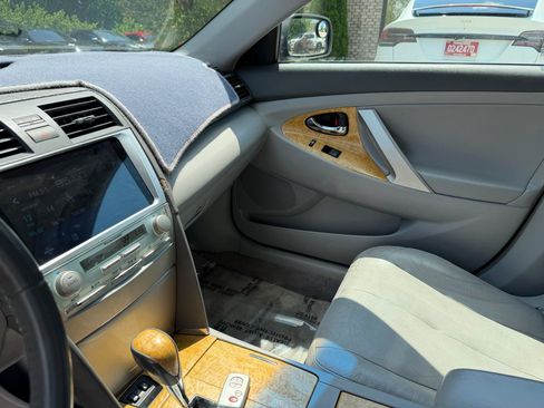 Used 2007 Toyota Camry SE FWD image 12