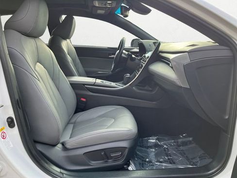 Used 2019 Toyota Avalon XLE image 16