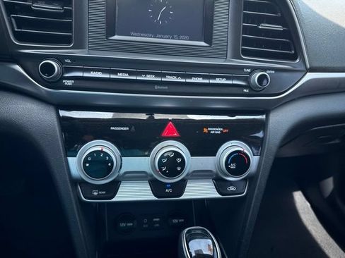 Used 2019 Hyundai Elantra SE w/ Cargo Package FWD image 5