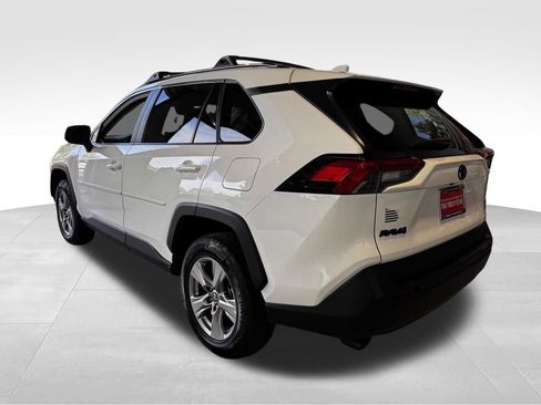 Used 2023 Toyota RAV4 XLE AWD/4WD image 4