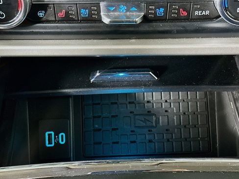 Used 2024 Ford Expedition Max XLT image 26