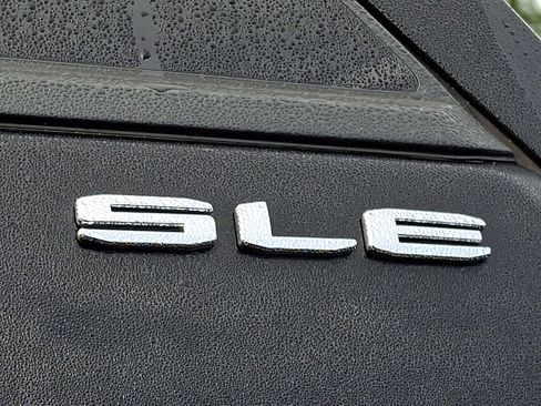 Used 2023 GMC Terrain SLE w/ Driver Convenience Package AWD/4WD image 29