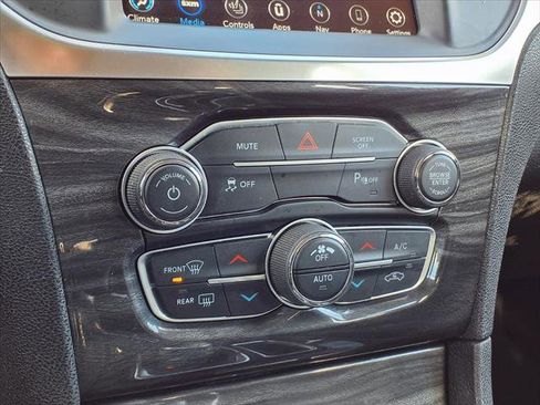 Certified 2020 Chrysler 300 Touring L w/ 300 Premium Group image 42