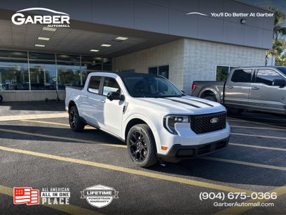 New 2025 Ford Maverick Lariat w/ Black Appearance Package